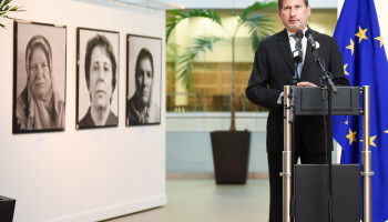 Govor komesara Johannesa Hahna prilikom otvaranja izložbe fotografija „Žene Srebrenice“